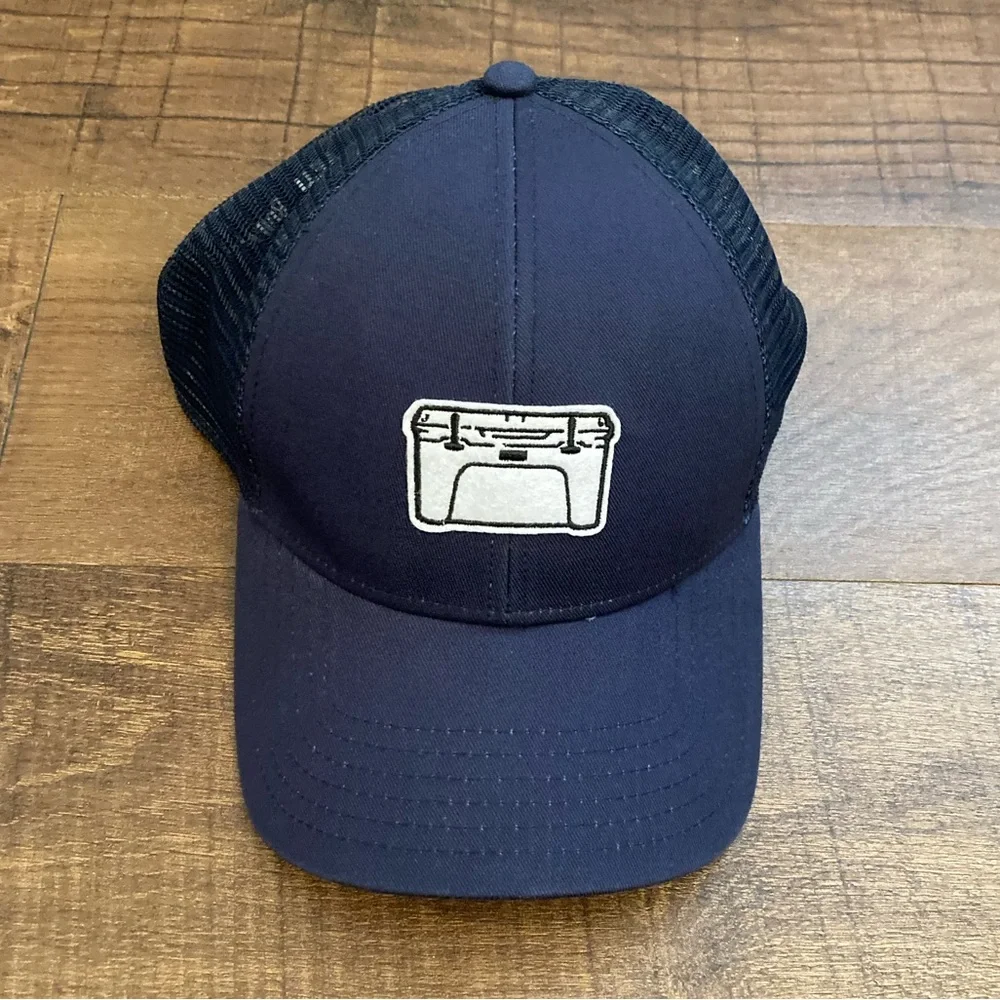 YETI Tundra Badge Low Pro Trucker Hat SnapBack Camping Hiking Fishing Unisex OS